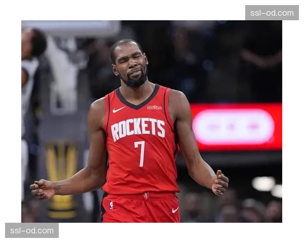 火箭杜兰特夹击下远射拉开分差，球星关键球处理能力展现